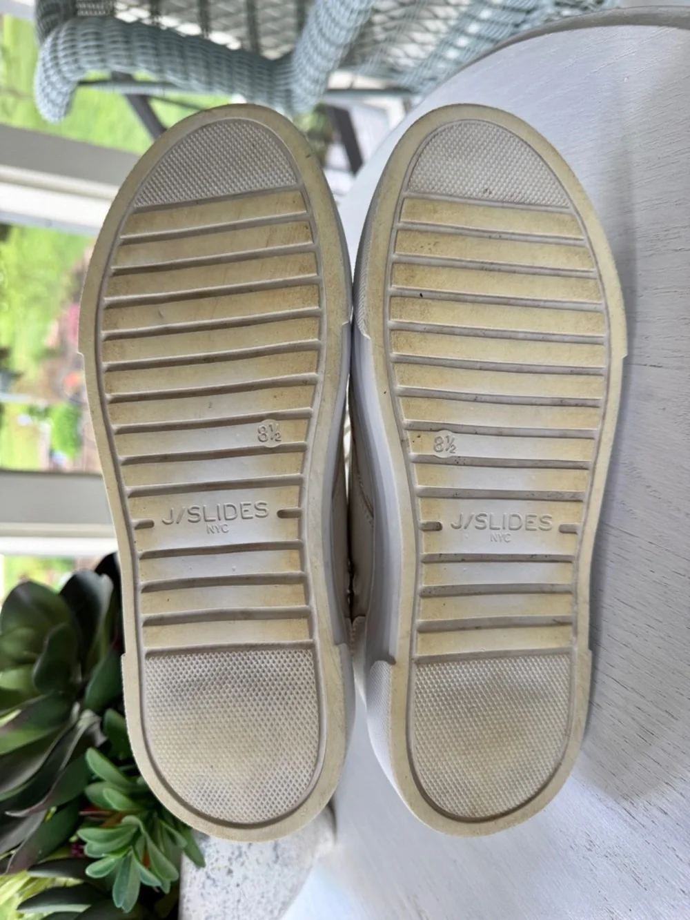 J/SLIDES, ANDRE, HI-TOP, LACE-UP SNEAKERS IN OFF-WHITE. SIZE 8 1/2